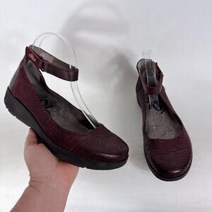 OTBT Scamper Ballet Flats Women's 8 Burgundy Leather Hook & Loop Ankle Strap